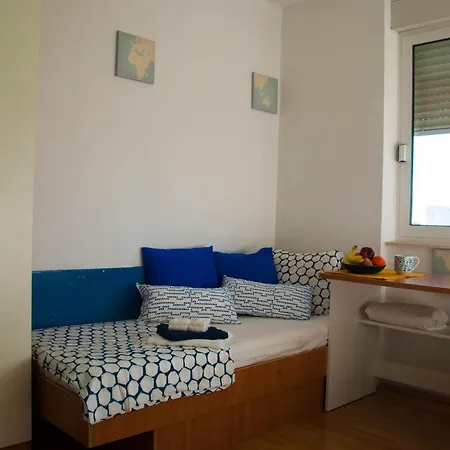 Hostel Summer Budget Σπλιτ