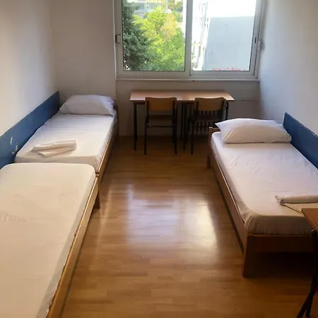 Summer Budget Hostel Σπλιτ