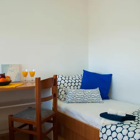 Hostel Summer Budget Σπλιτ