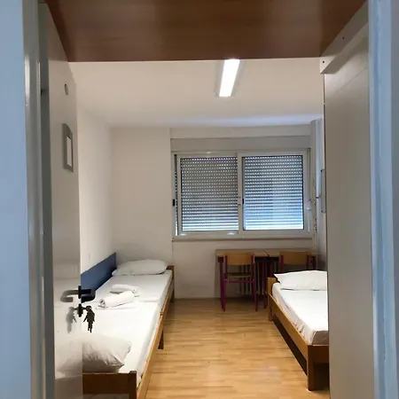 Summer Budget ホステル