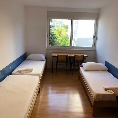 Summer Budget Albergue *