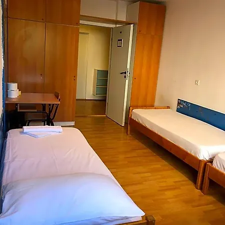 Hostel Summer Budget Split