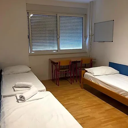 Summer Budget Hostel Split