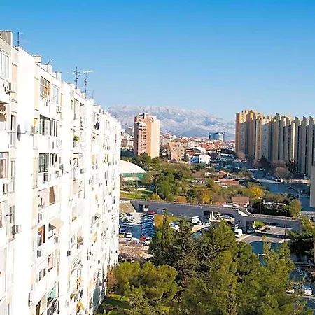 Summer Budget Hostel Split