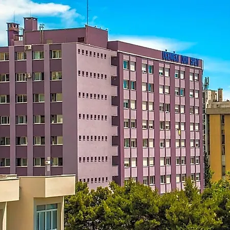 Summer Budget Hostel