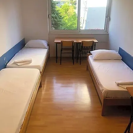 Summer Budget Hostel Split